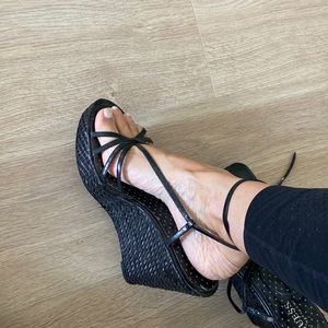 Guess by Marciano black wedge